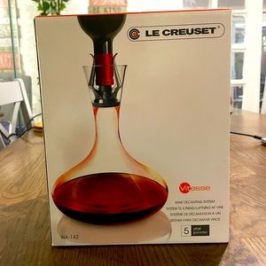 Le Creuset Vitesse Decanter and Aerator